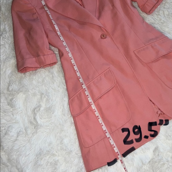 ❌ SOLD ❌ Authentic Vintage Chanel Pink Blazer Size 38 - Picture 7 of 16